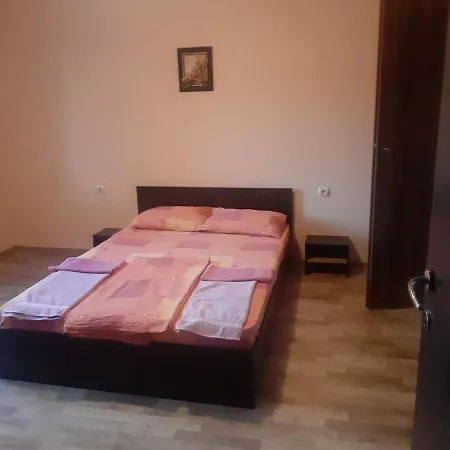 Πανσιόν Casa Grig 3*